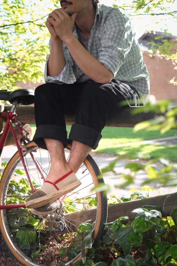 Espadrille rouge bordeaux ; Guillaume Prevost fondateur designer de bhallot