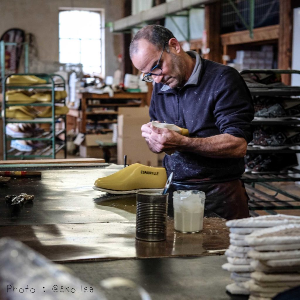 Atelier de fabrication français des espadrilles