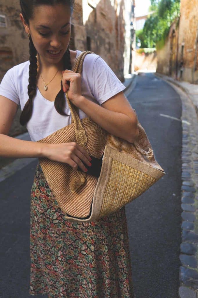 poche extérieure sac à main vegan