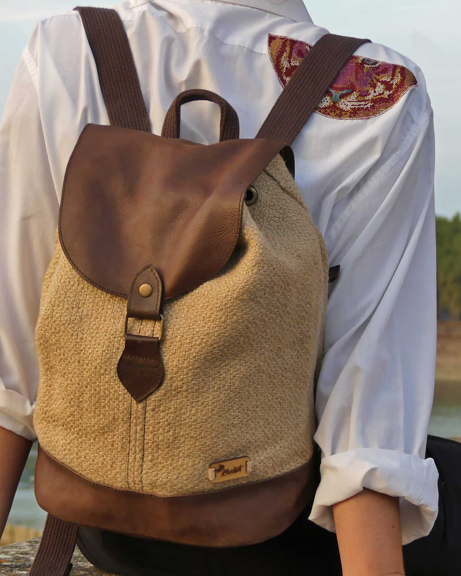 Pachamama Sac Ã Main Ã Dos En Cuir Black Leather Backpack LEO V2