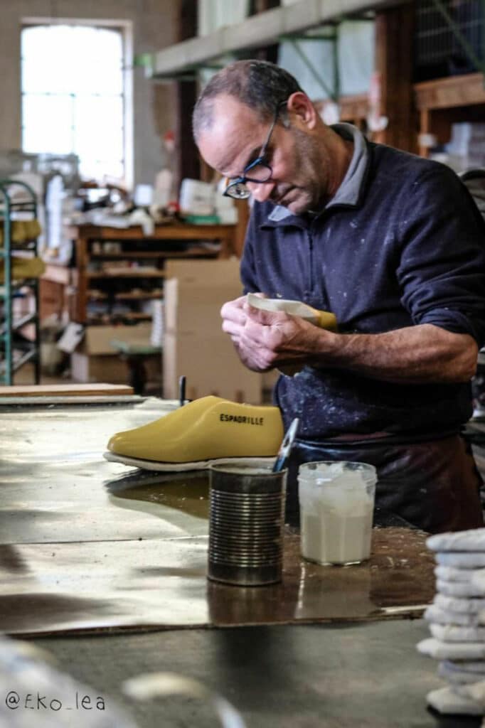 Atelier de fabrication français des espadrilles