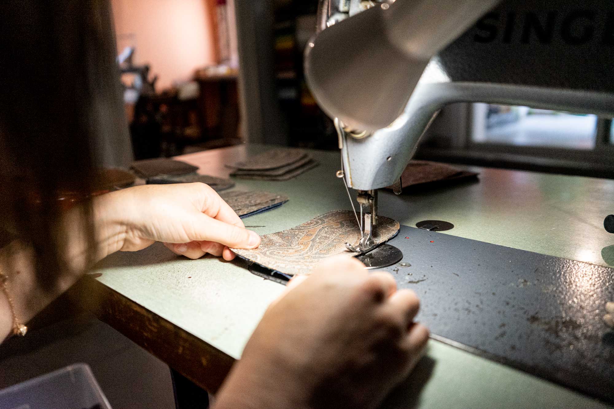 fabrication française d'un sac à main